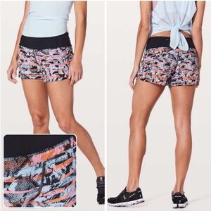 Lululemon Run Times Short II 4" Inseam in Inversion Multi/Black, Size 4